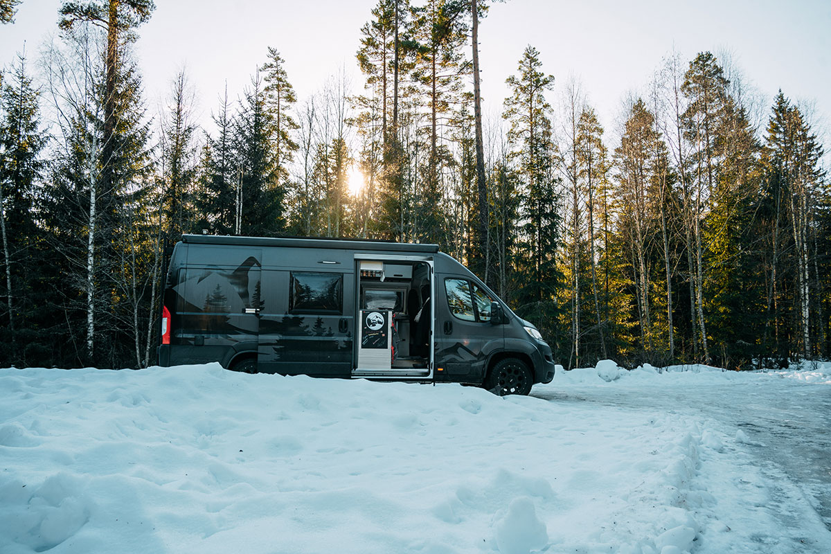 Abseits der Strasse | Herausforderungen beim Wintercamping in Schweden