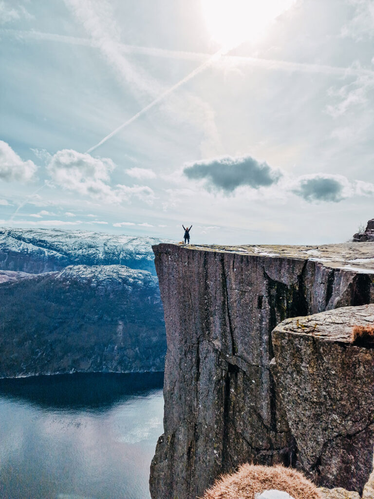 Preikestolen im Frühling mit Spikes