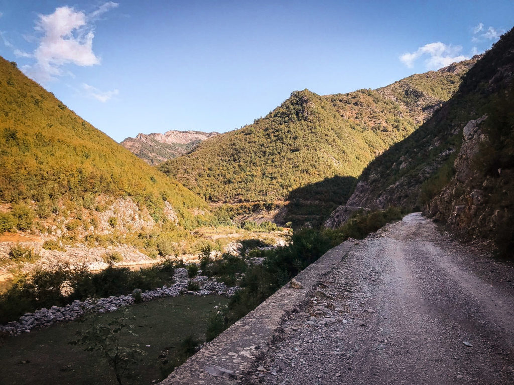 Abseits der Strasse: Auf der Südroute nach Theth, Albanien